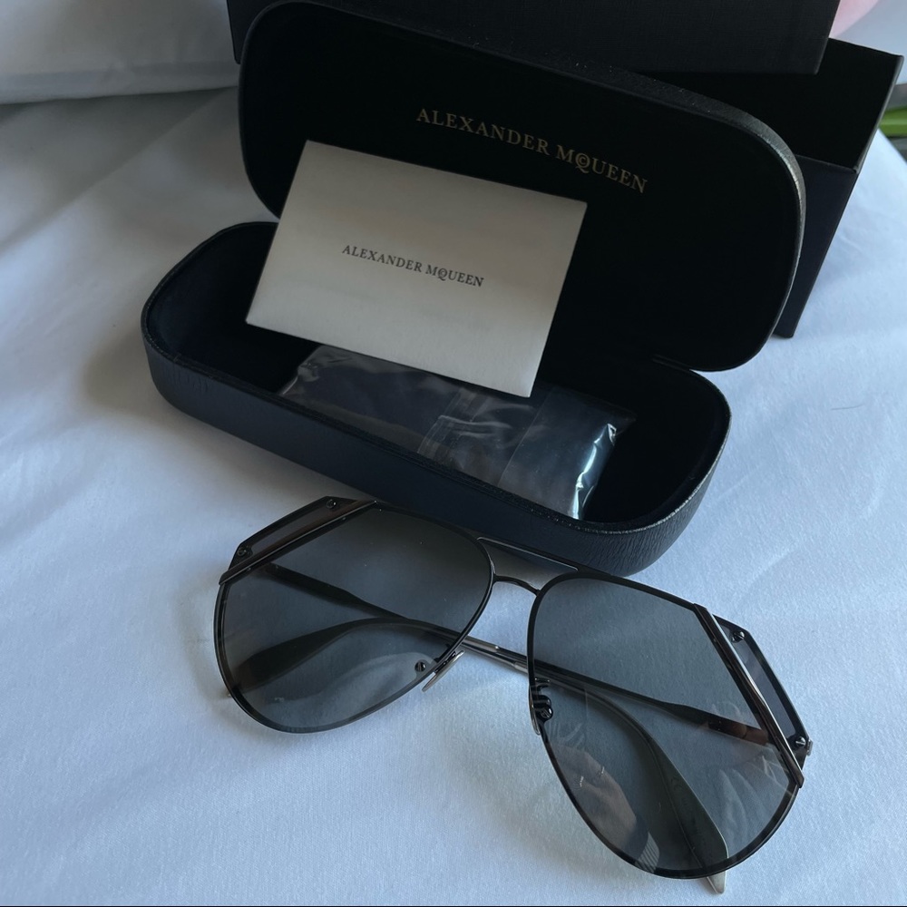 Sunglasses Alexander McQueen Edge AM0092S